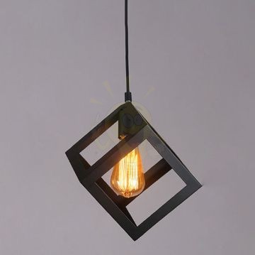 geometriai-fuggesztek-kocka-lampa