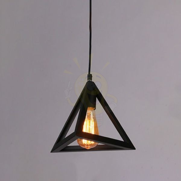 geometriai-fuggesztek-piramis-lampa