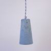 beton-fuggesztek-lampa-kis-buraval-vilagos-kek