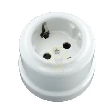 Fehér porcelán falon kívüli konnektor 2P+F kivitelben