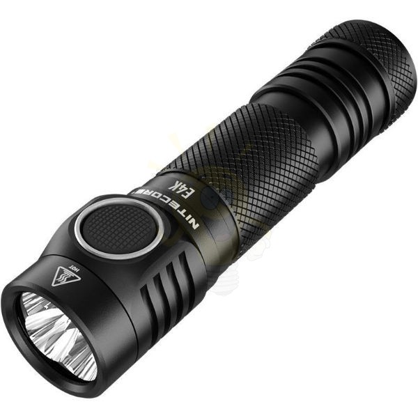 Nitecore Elemlámpa E4K (+1x21700) 4xCREE XP-L2 V6 LED (4400 lumen)